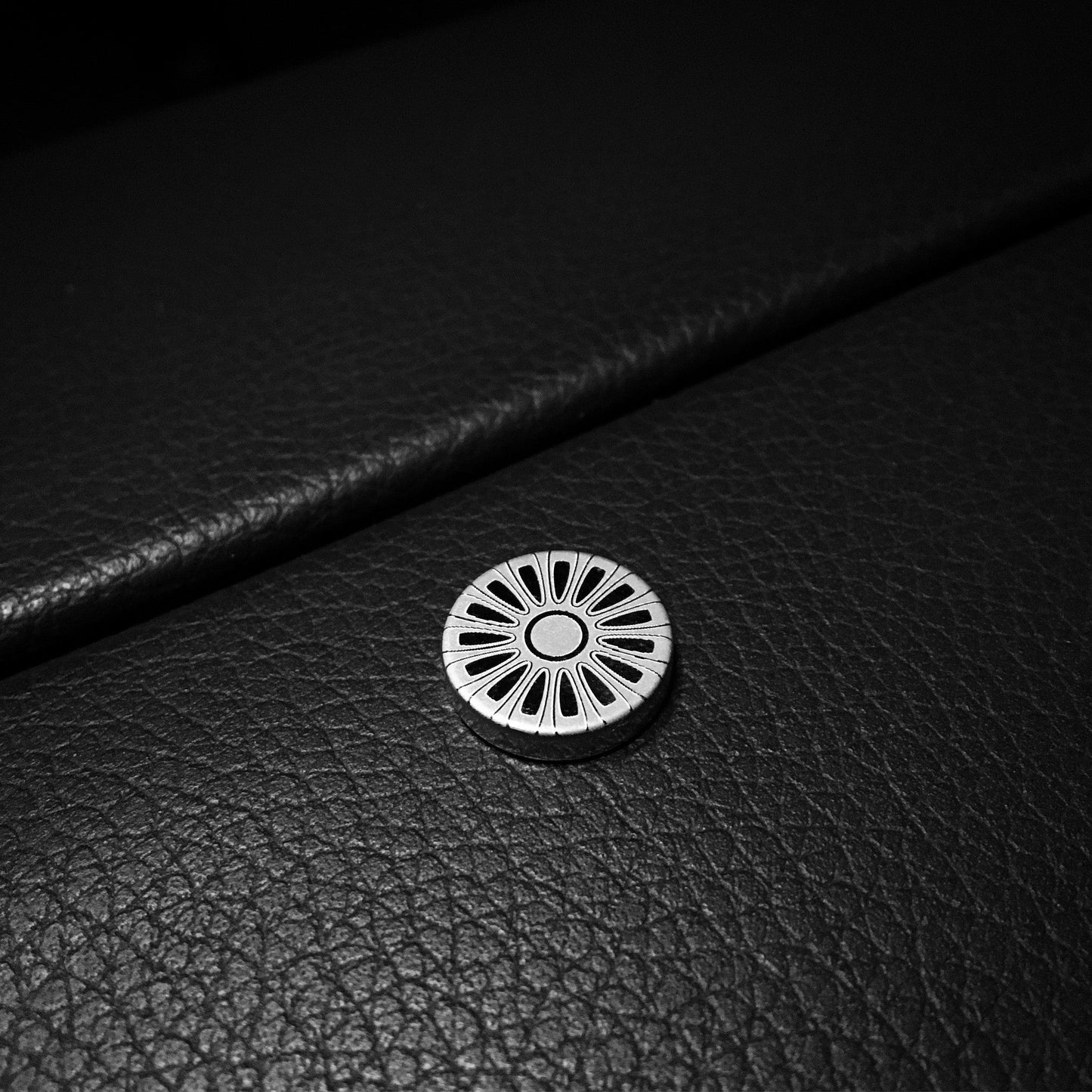 "The Jet" Magnetic Tie Clip / Pin